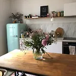 Appartement 75009 PARIS 50m2 métro poissonnière 3 pers&baby